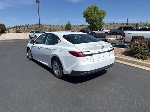 Ice Cap 2025 Toyota Camry LE