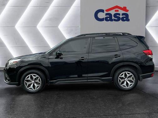 Crystal Black Silica 2023 Subaru Forester Premium