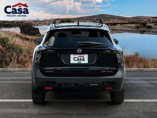 Super Black 2025 Nissan Kicks SR