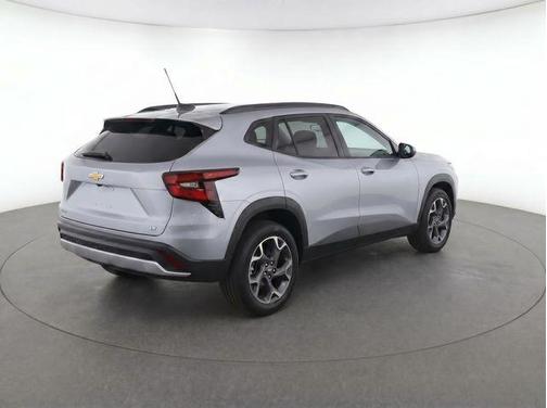 Sterling Gray Metallic 2024 Chevrolet Trax LT