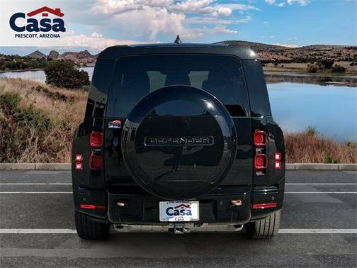 2024 Land Rover Defender 130 P400 X-Dynamic SE