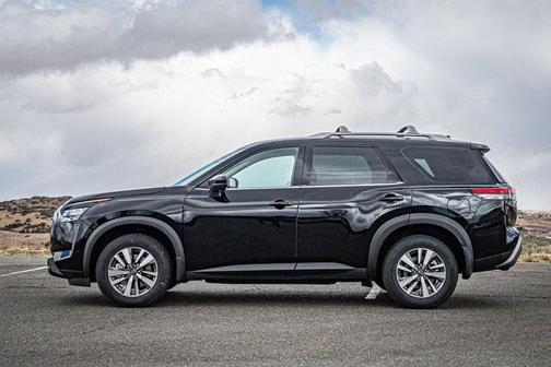 2025 Nissan Pathfinder SL 4WD