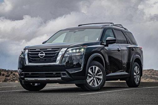 2025 Nissan Pathfinder SL 4WD