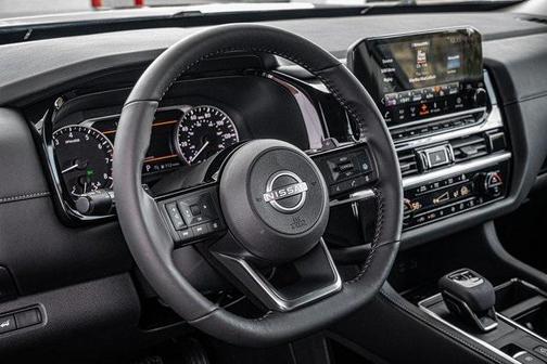 2025 Nissan Pathfinder SL 4WD