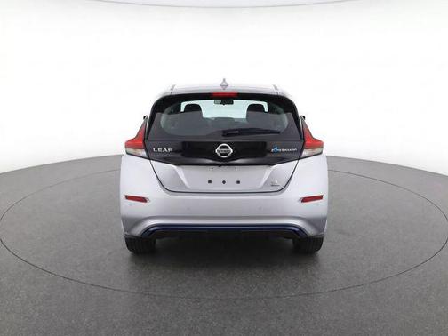 Brilliant Silver 2022 Nissan Leaf SL PLUS 62 kWh