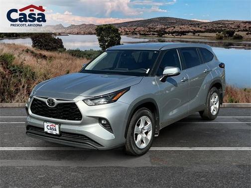 2024 Toyota Highlander LE