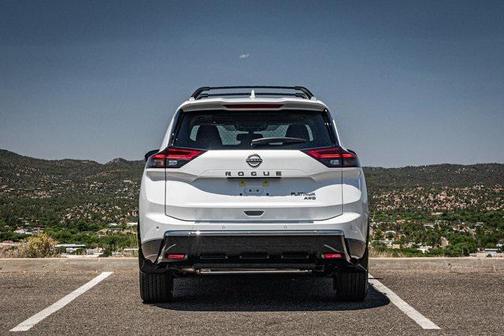 2025 Nissan Rogue Platinum