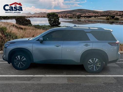 2025 Nissan Pathfinder SL 4WD