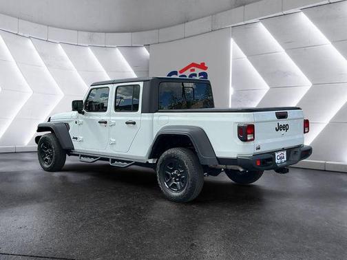 Bright White Clearcoat 2024 Jeep Gladiator Sport