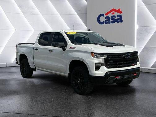 Iridescent Pearl Tricoat 2023 Chevrolet Silverado 1500 LT Trail Boss