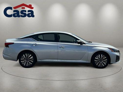 Brilliant Silver Metallic 2024 Nissan Altima 2.5 SV