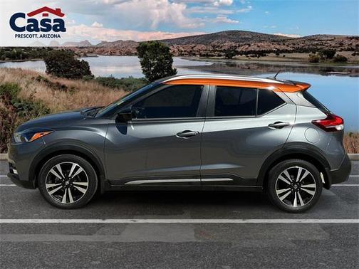2020 Nissan Kicks SR