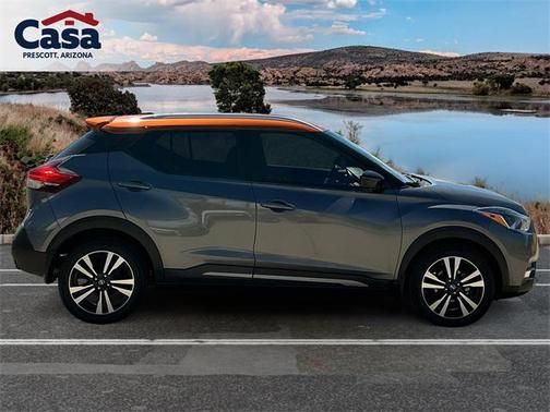 2020 Nissan Kicks SR