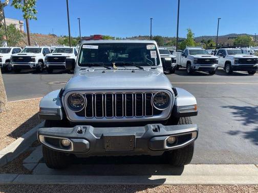 Silver Zynith Clearcoat 2024 Jeep Wrangler 4-Door Sahara 4x4