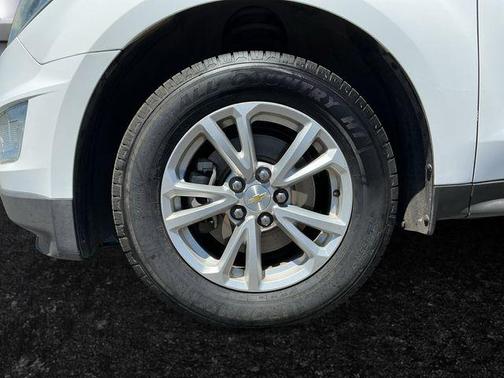 Summit White 2017 Chevrolet Equinox 1LT