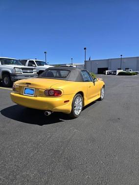 2002 Mazda MX-5 Miata Cloth