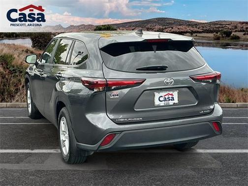 2024 Toyota Highlander LE