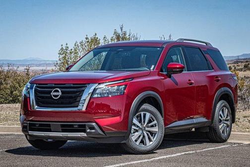 2025 Nissan Pathfinder SL 4WD