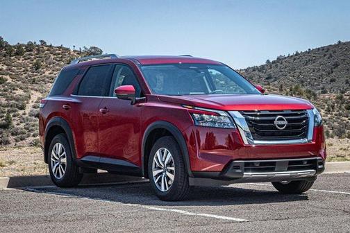 2025 Nissan Pathfinder SL 4WD