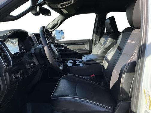 2020 RAM 3500 Laramie Crew Cab 4x4 8' Box