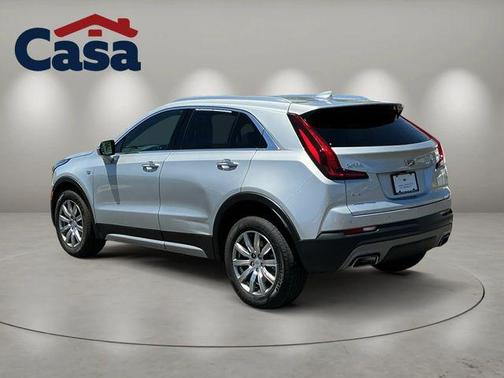 Radiant Silver Metallic 2021 Cadillac XT4 Premium Luxury