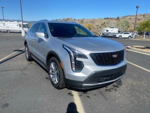 Radiant Silver Metallic 2021 Cadillac XT4 Premium Luxury
