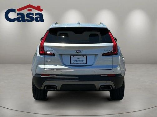 Radiant Silver Metallic 2021 Cadillac XT4 Premium Luxury