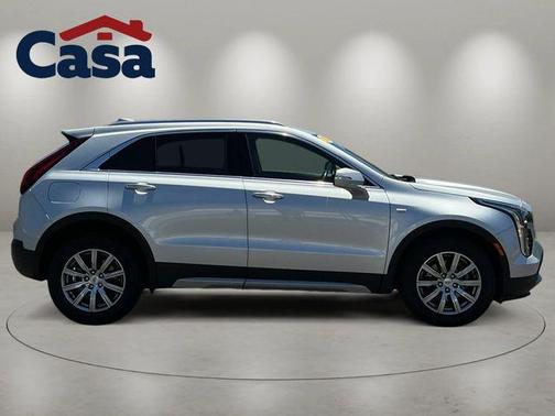 Radiant Silver Metallic 2021 Cadillac XT4 Premium Luxury