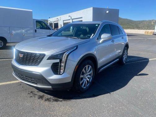 Radiant Silver Metallic 2021 Cadillac XT4 Premium Luxury