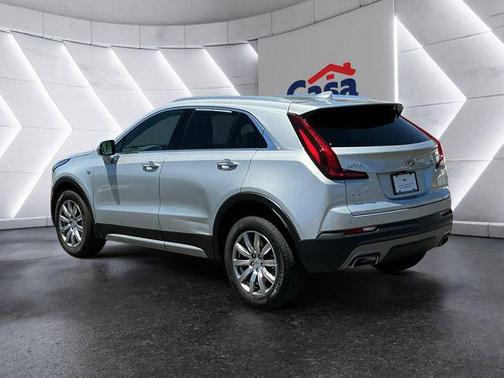 Radiant Silver Metallic 2021 Cadillac XT4 Premium Luxury