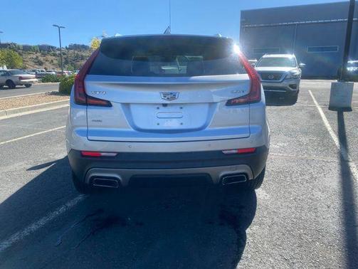 Radiant Silver Metallic 2021 Cadillac XT4 Premium Luxury