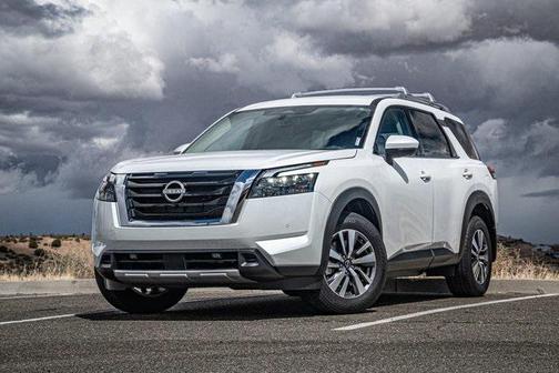 2025 Nissan Pathfinder SL 4WD