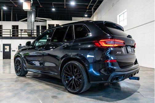 Black 2022 BMW X5 xDrive40i