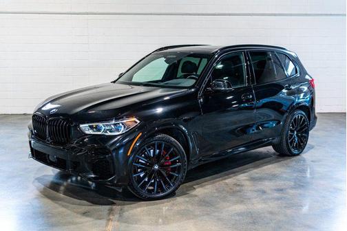 Black 2022 BMW X5 xDrive40i