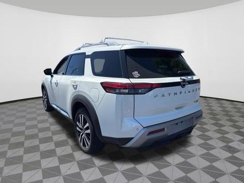 Pearl White Tricoat 2023 Nissan Pathfinder Platinum