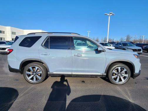 2025 Honda Pilot Touring