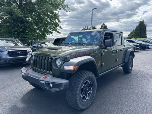Sarge Green Clearcoat 2023 Jeep Gladiator Mojave