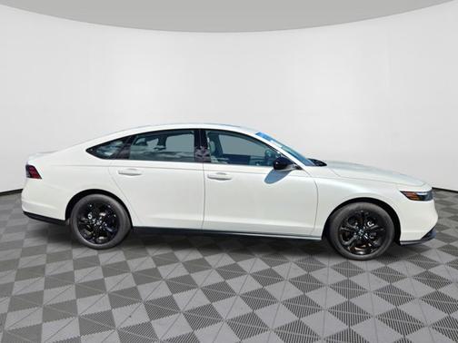 Platinum White Pearl 2025 Honda Accord SE