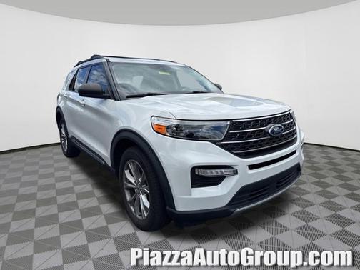 Star White Metallic Tri Coat 2021 Ford Explorer XLT