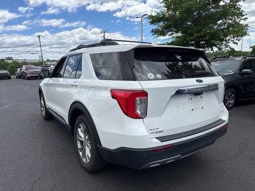 Star White Metallic Tri Coat 2021 Ford Explorer XLT