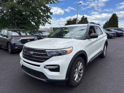 Star White Metallic Tri Coat 2021 Ford Explorer XLT