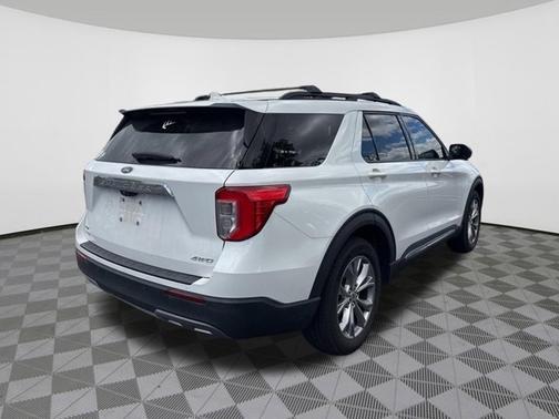 Star White Metallic Tri Coat 2021 Ford Explorer XLT