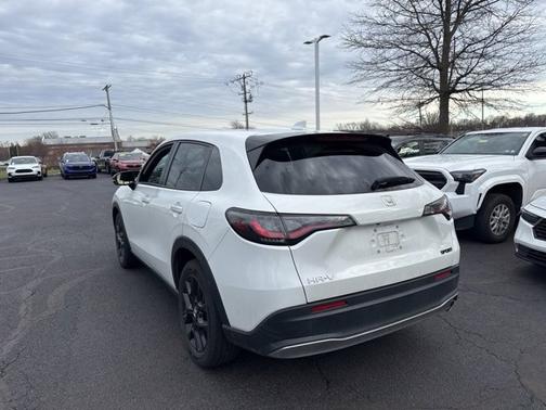 Platinum White Pearl 2023 Honda HR-V Sport