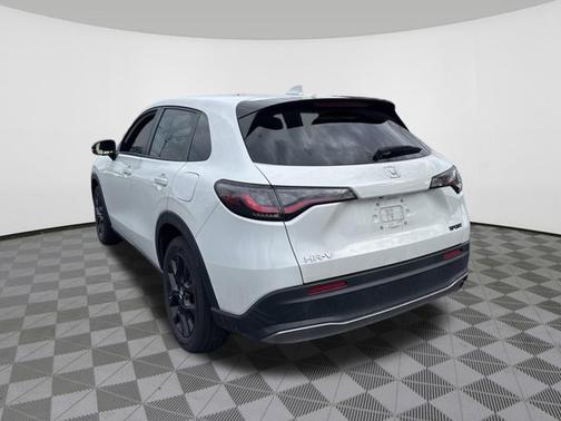 Platinum White Pearl 2023 Honda HR-V Sport