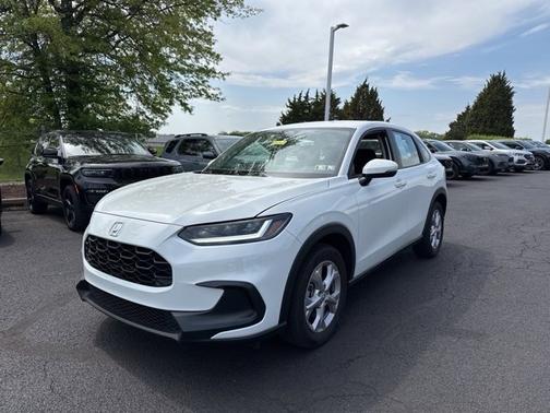 Platinum White Pearl 2023 Honda HR-V LX