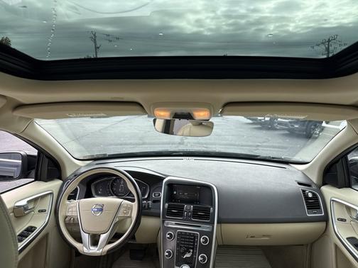 2016 Volvo XC60 T5 Premier