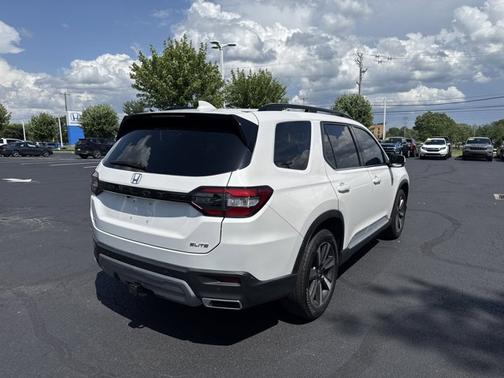 2025 Honda Pilot Elite