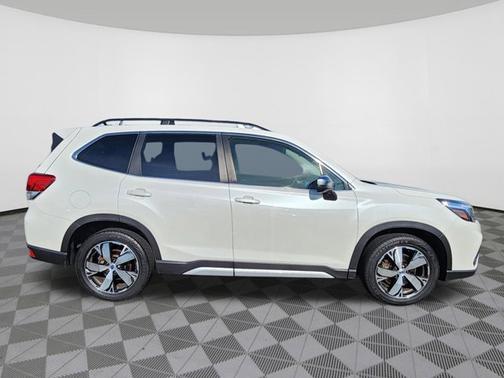 Crystal White Pearl 2020 Subaru Forester Touring