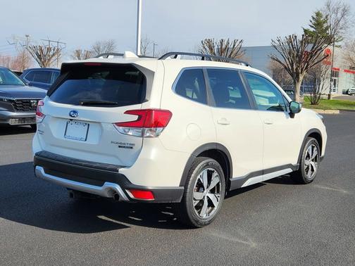 Crystal White Pearl 2020 Subaru Forester Touring