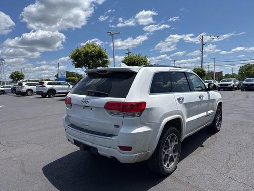 Bright White Clearcoat 2021 Jeep Grand Cherokee Overland